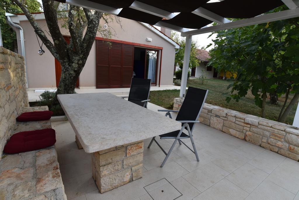 Holiday Home Brhanici Svetvinčenat Екстериор снимка