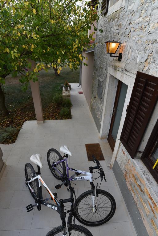Holiday Home Brhanici Svetvinčenat Екстериор снимка